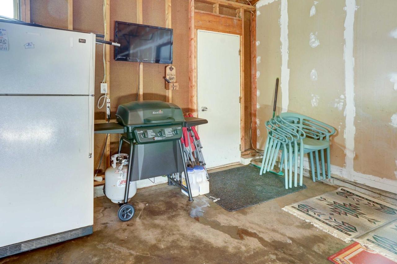 Cozy - 7 Mi To Downtown! Holiday home