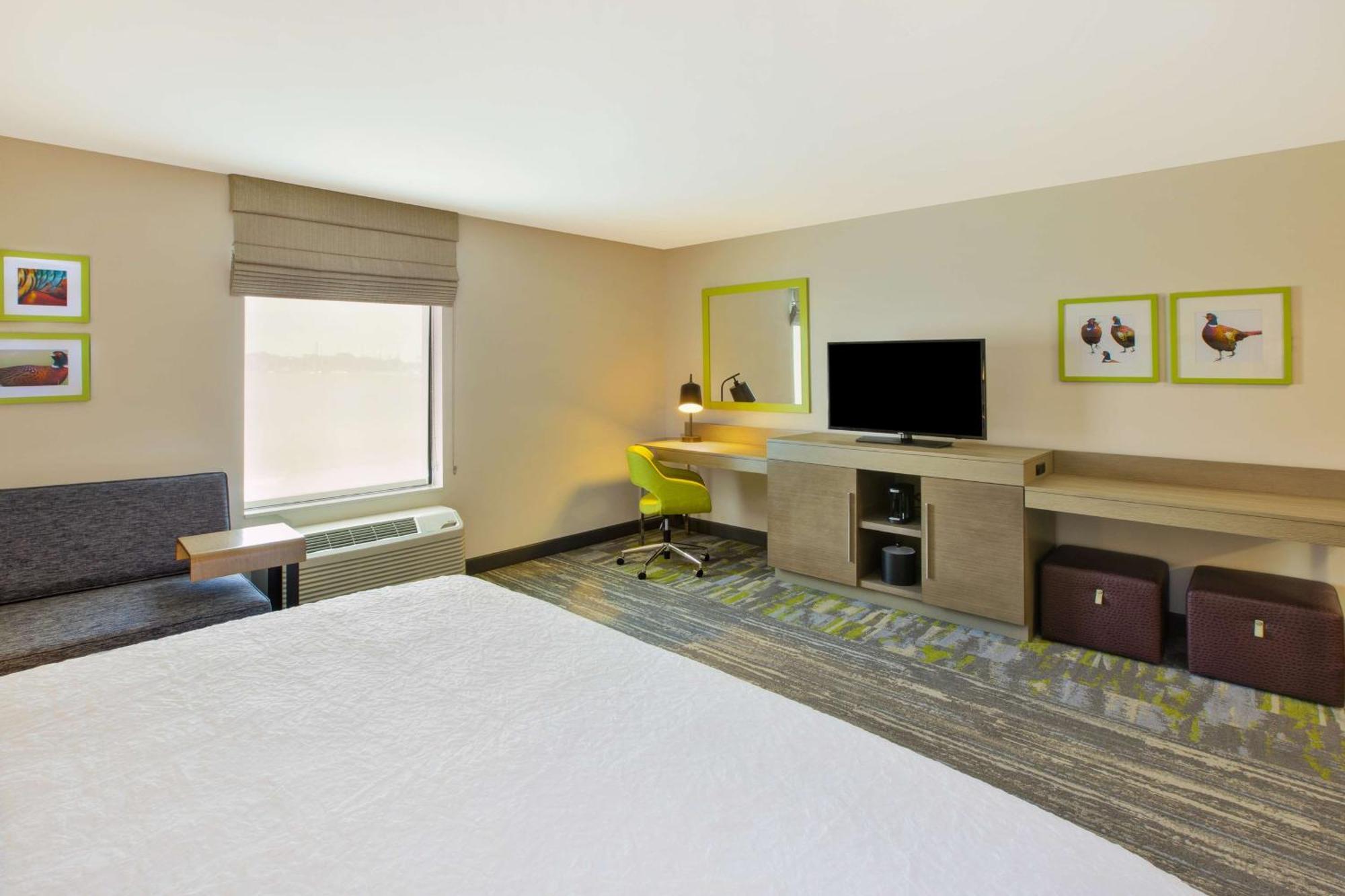 Hampton & By Hilton, Southwest Sioux Falls