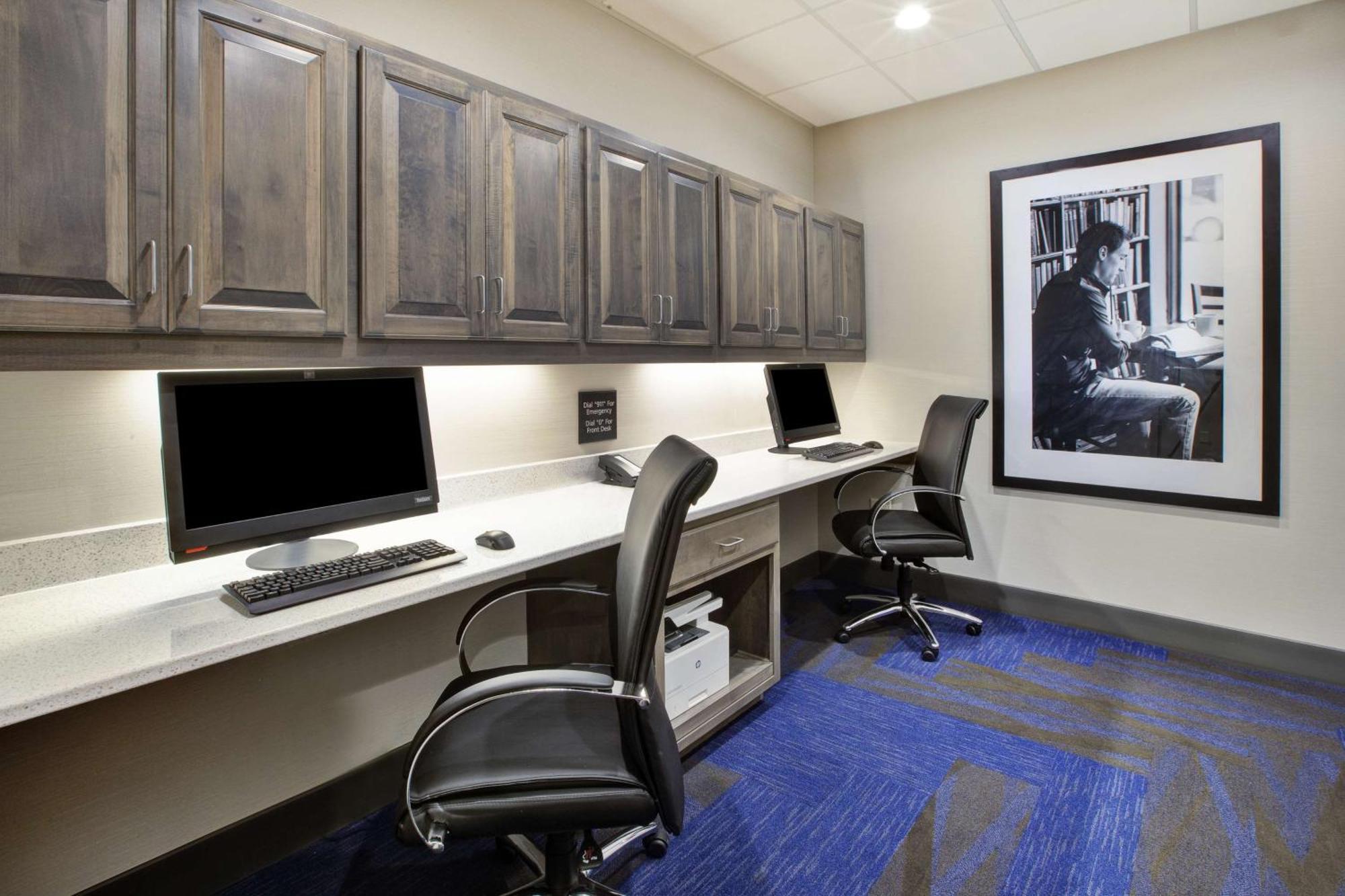 Hampton & By Hilton, Southwest 3*