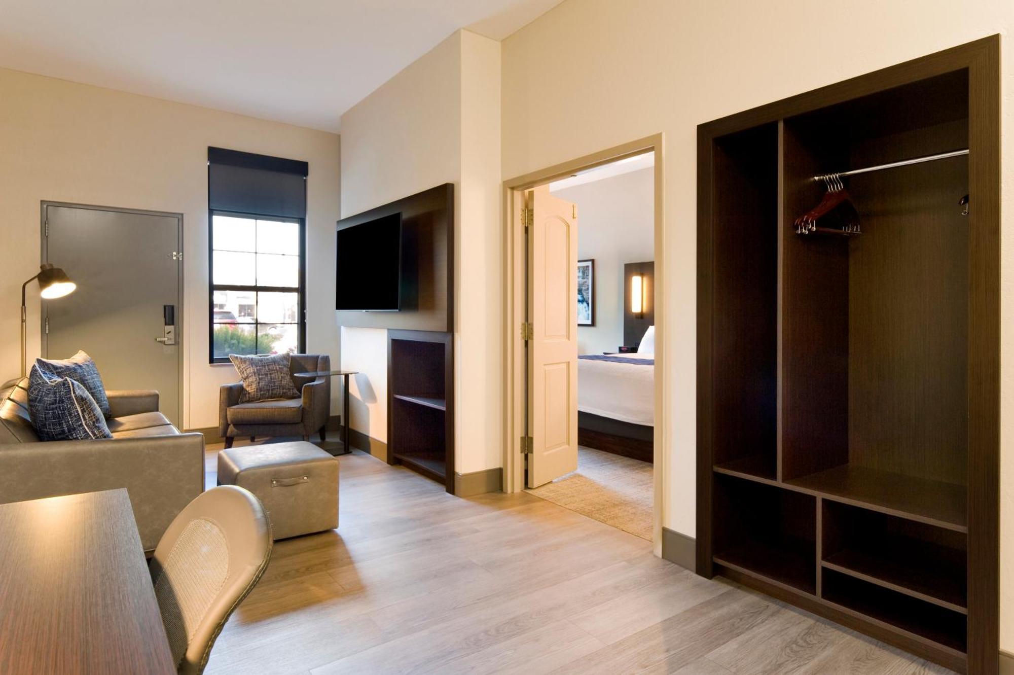 Clubhouse 3* Sioux Falls