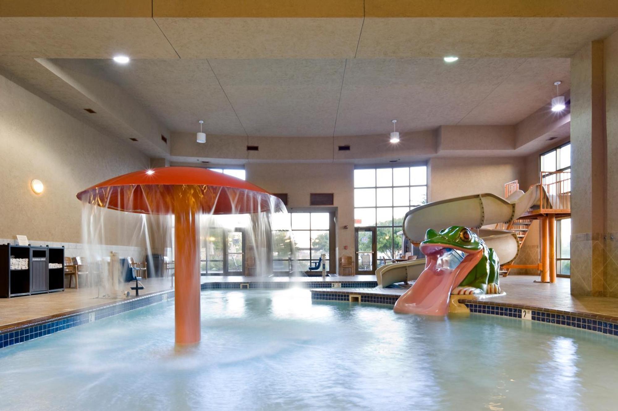 Hotel Clubhouse