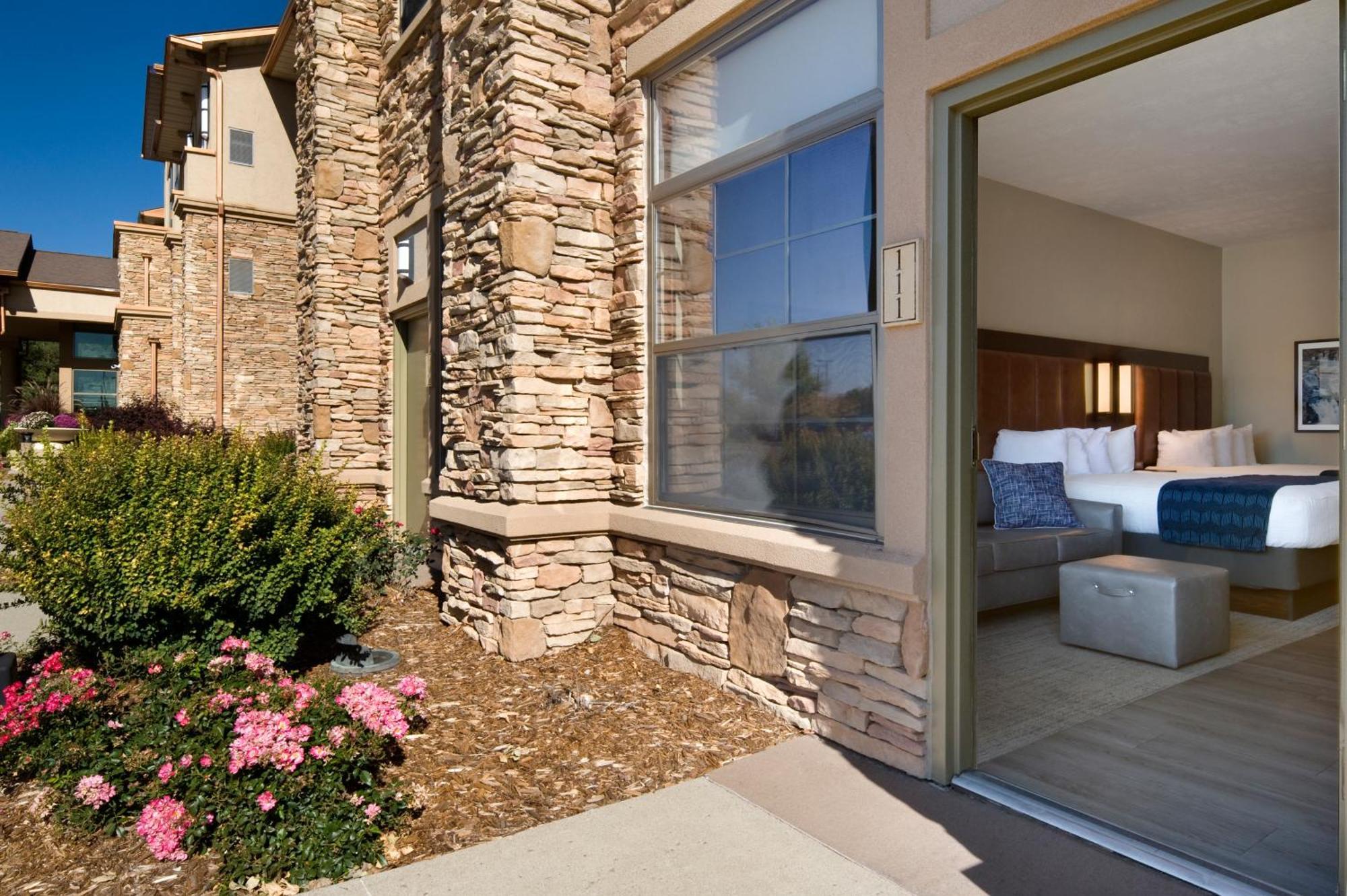 Clubhouse Hotel 3*