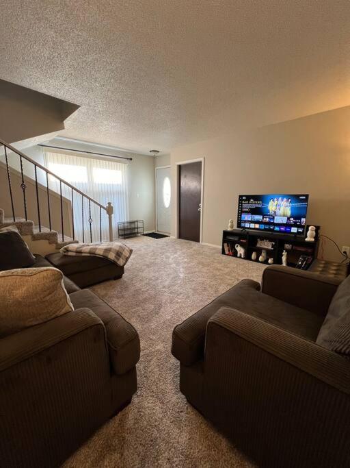 Charming 3-bedroom Historic In The Heart Of - Ideal Location!