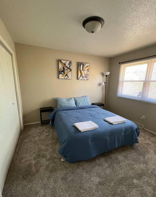 Charming 3-bedroom Historic In The Heart Of - Ideal Location! Holiday home Sioux Falls