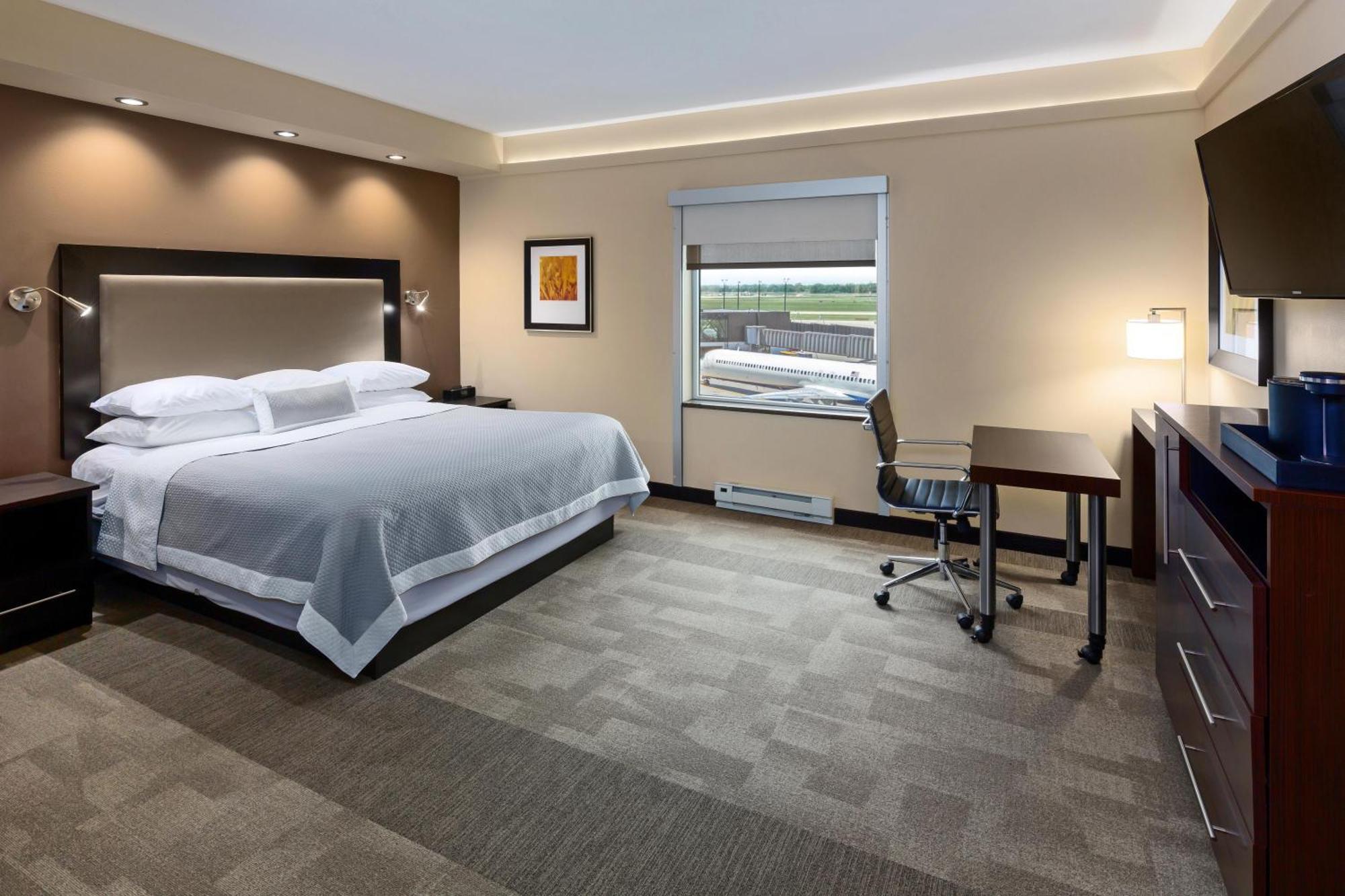 Aerostay Hotel 2*