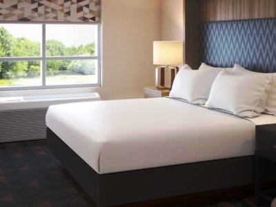 & - Airport By Ihg Hotel 3*