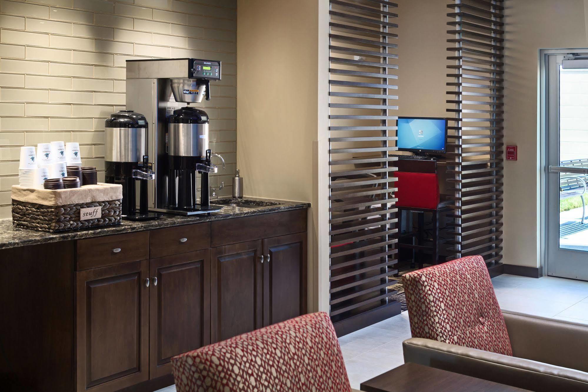 Hotel Aerostay
