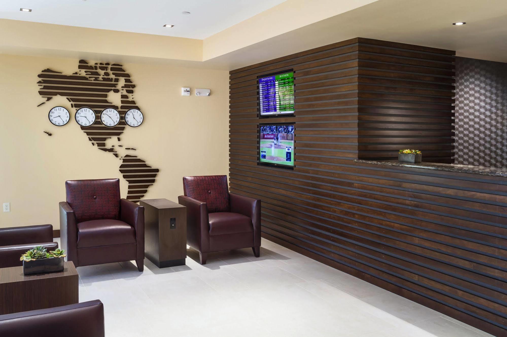 Hotel Aerostay 2*
