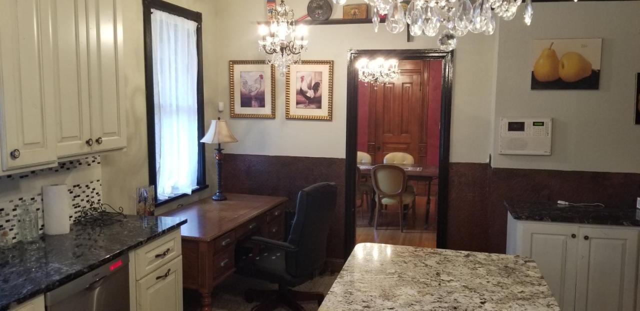 Bed & Breakfast Historic Victorian 3*
