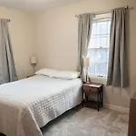 Cozy 2Br Retreat Near Hospitals