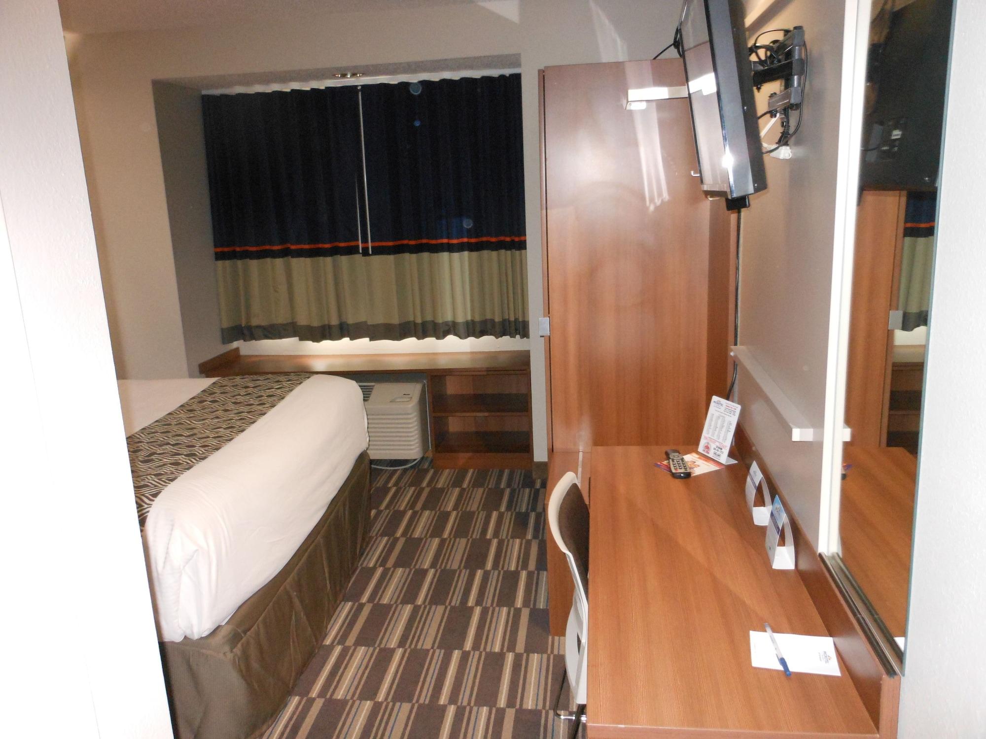 Hotel Microtel & By Wyndham 2*