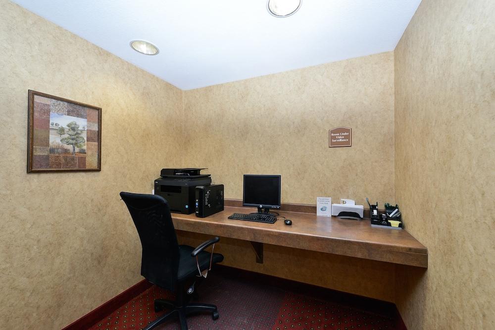 Clarion Pointe Airport 3* Sioux Falls