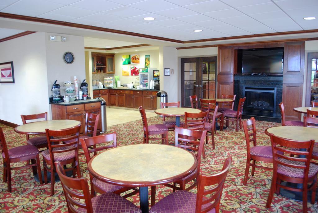 Clarion Pointe Airport 3* Sioux Falls