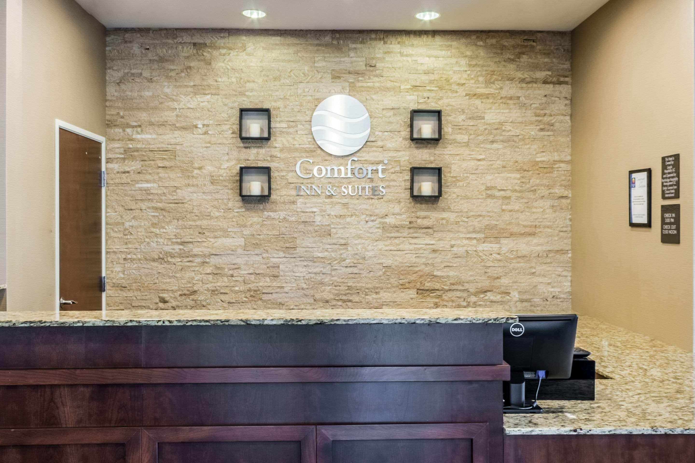 Hotel Comfort & Avera Southwest Sioux Falls