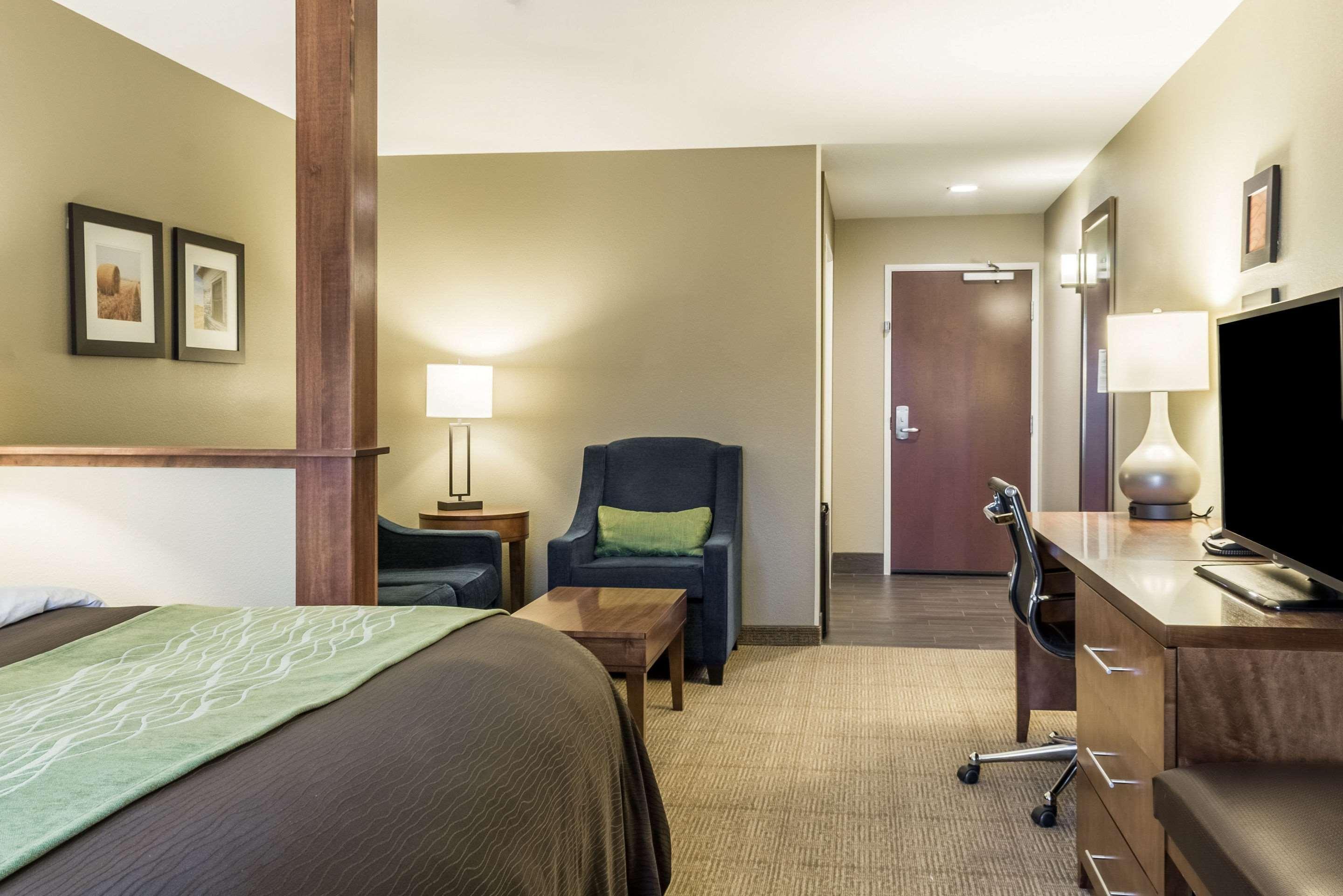 Comfort & Avera Southwest Hotel