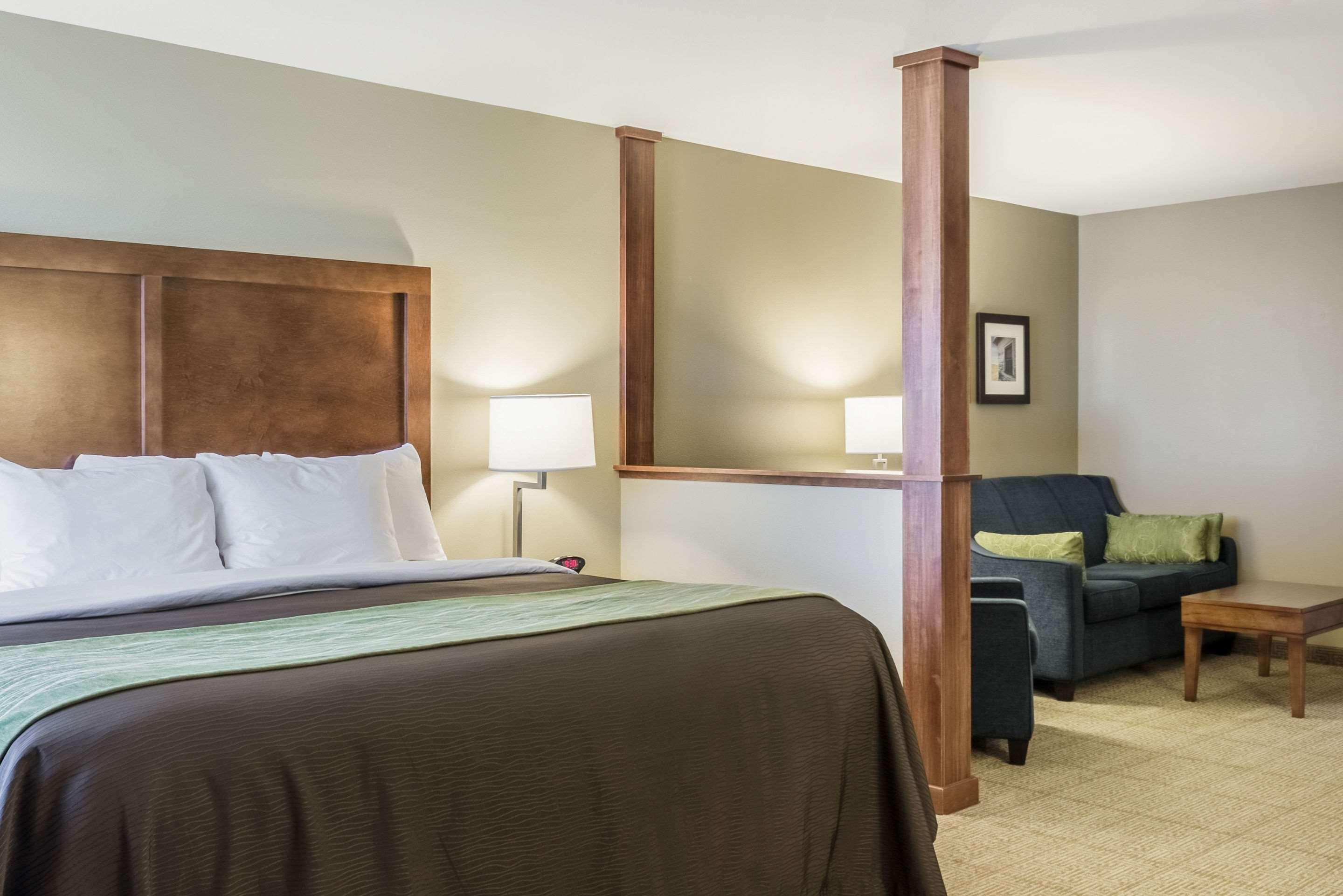 Comfort & Avera Southwest Hotel