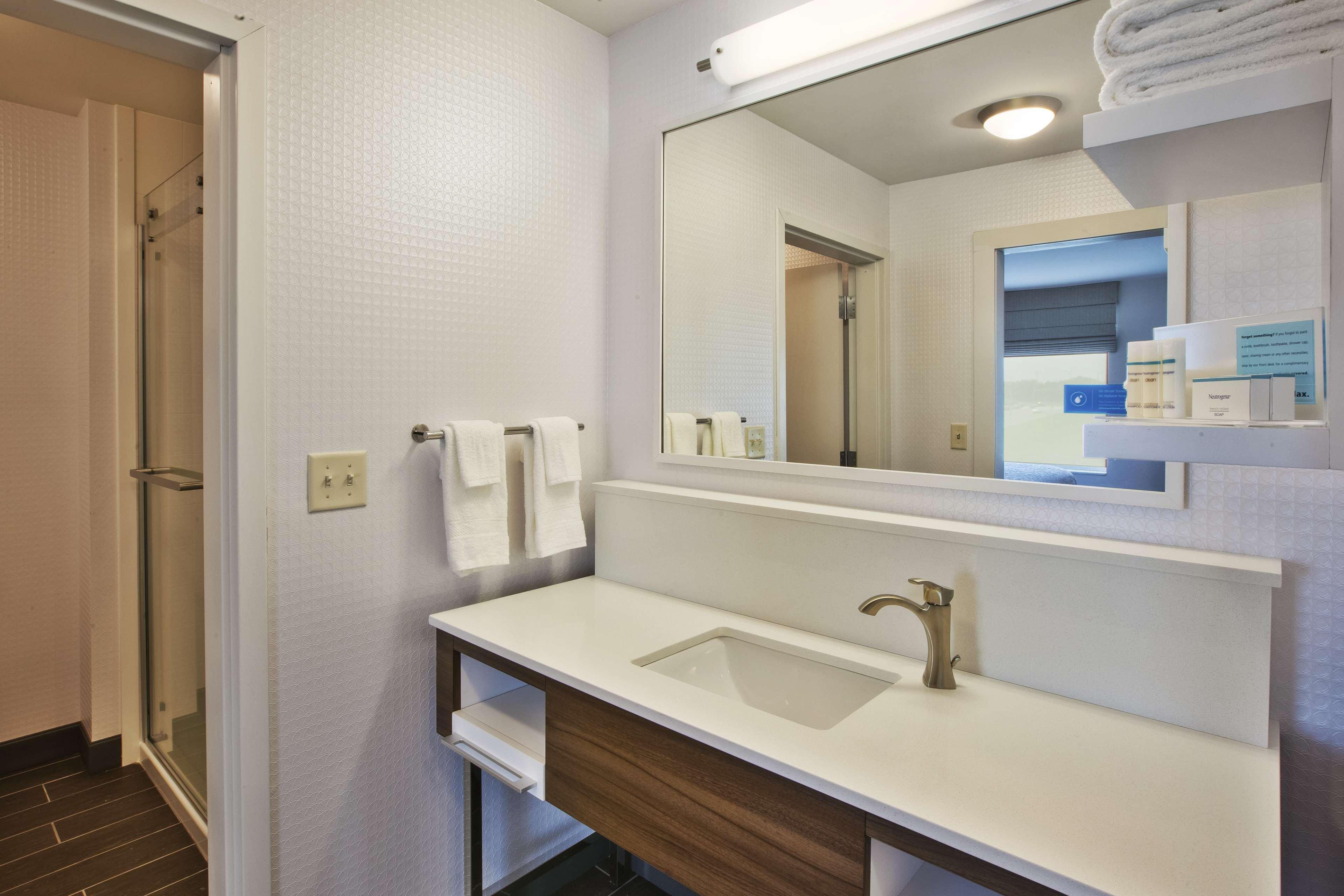 Hotel Hampton & By Hilton, Southwest