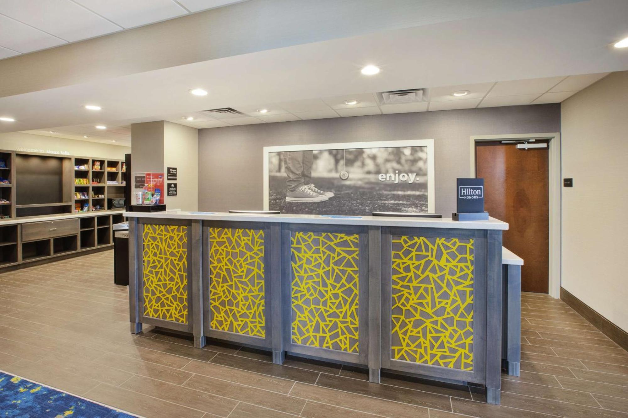 Hampton & By Hilton, Southwest 3*