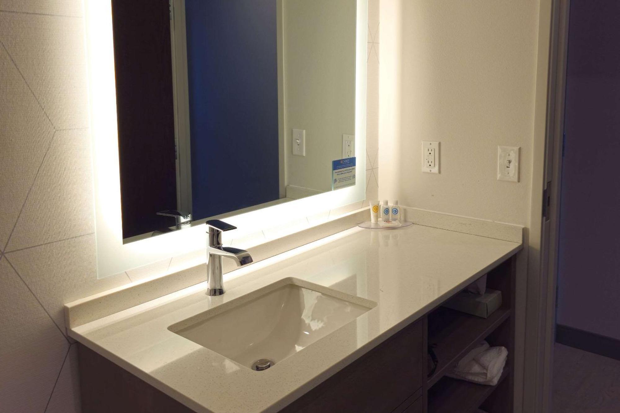 Hotel Comfort & At Sanford Sports Complex