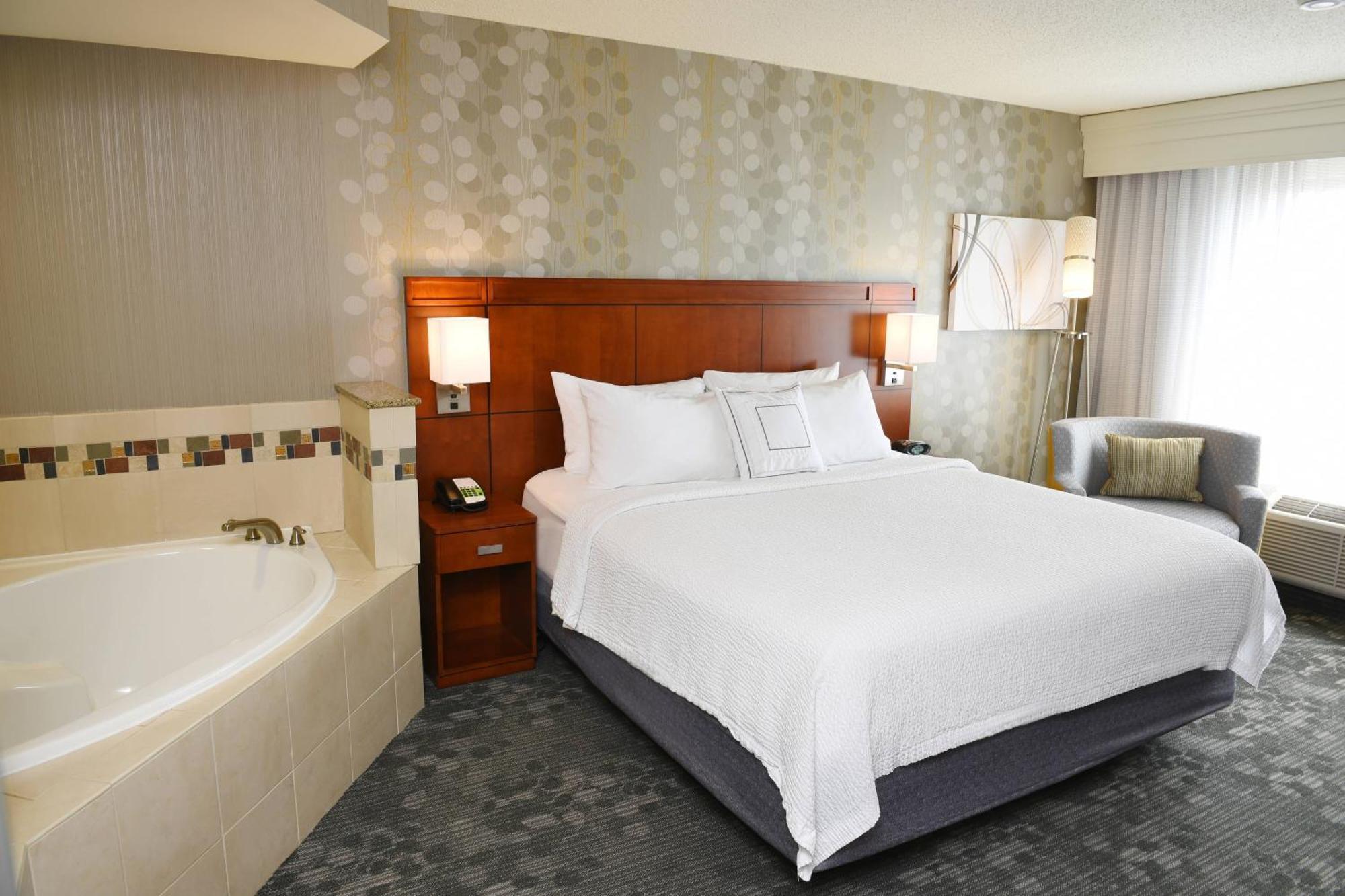 Hotel Courtyard By Marriott