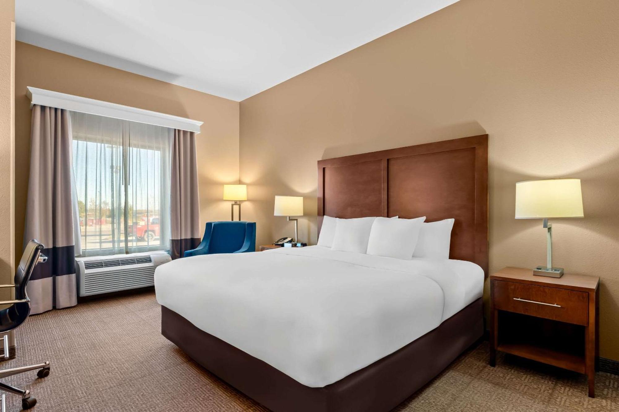 Hotel Comfort & Avera Southwest Sioux Falls