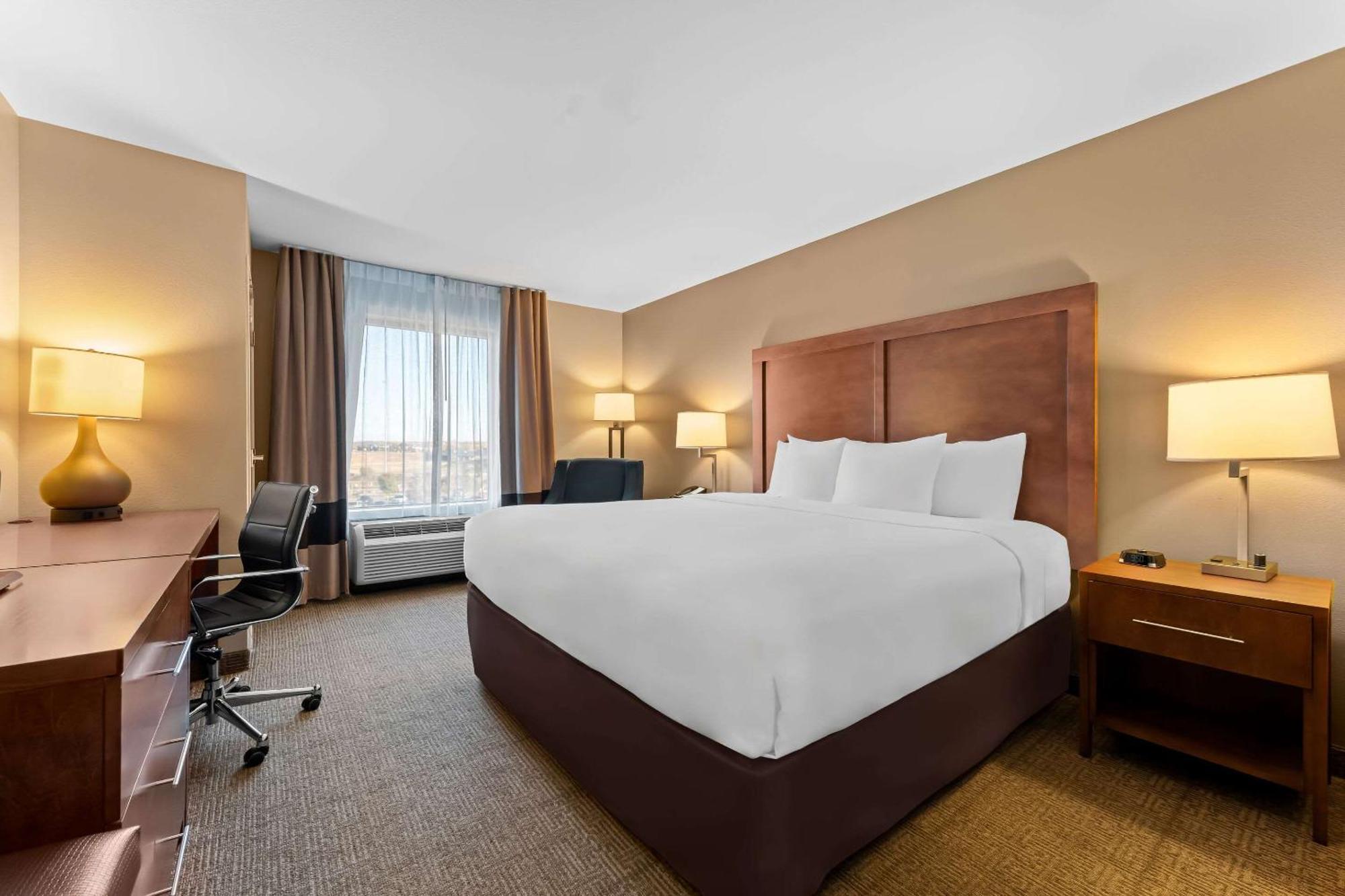 Hotel Comfort & Avera Southwest 3*