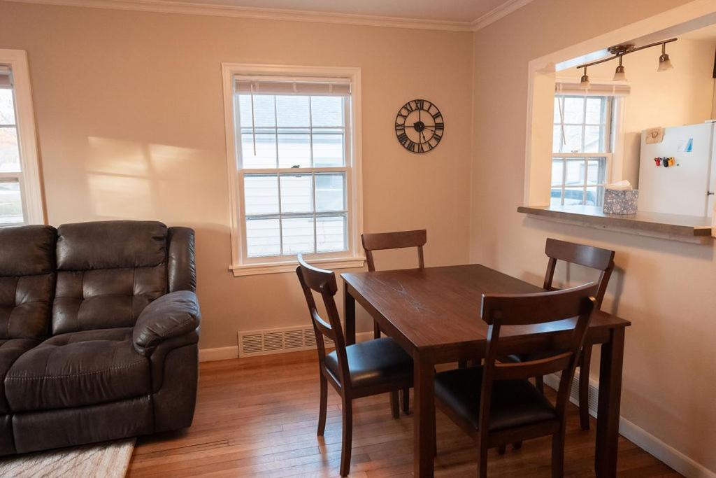 Holiday home Cozy 2br Retreat Near Hospitals Sioux Falls