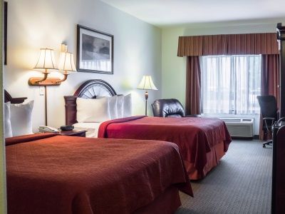 Hotel Clarion Pointe Airport
