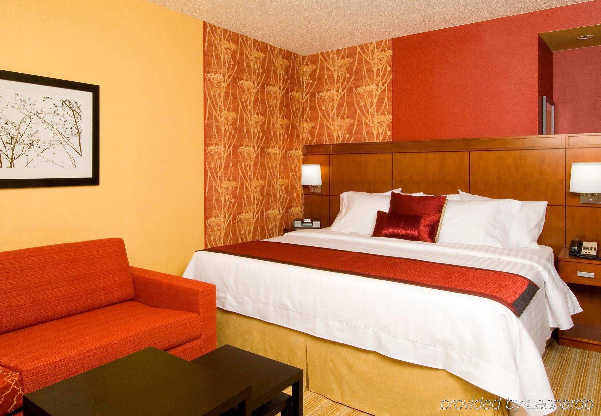 Courtyard By Marriott Hotel