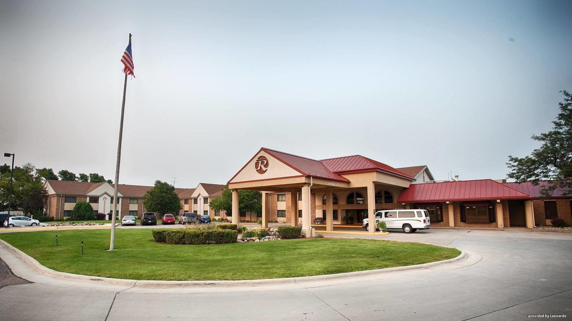 Western Ramkota Hotel 3*