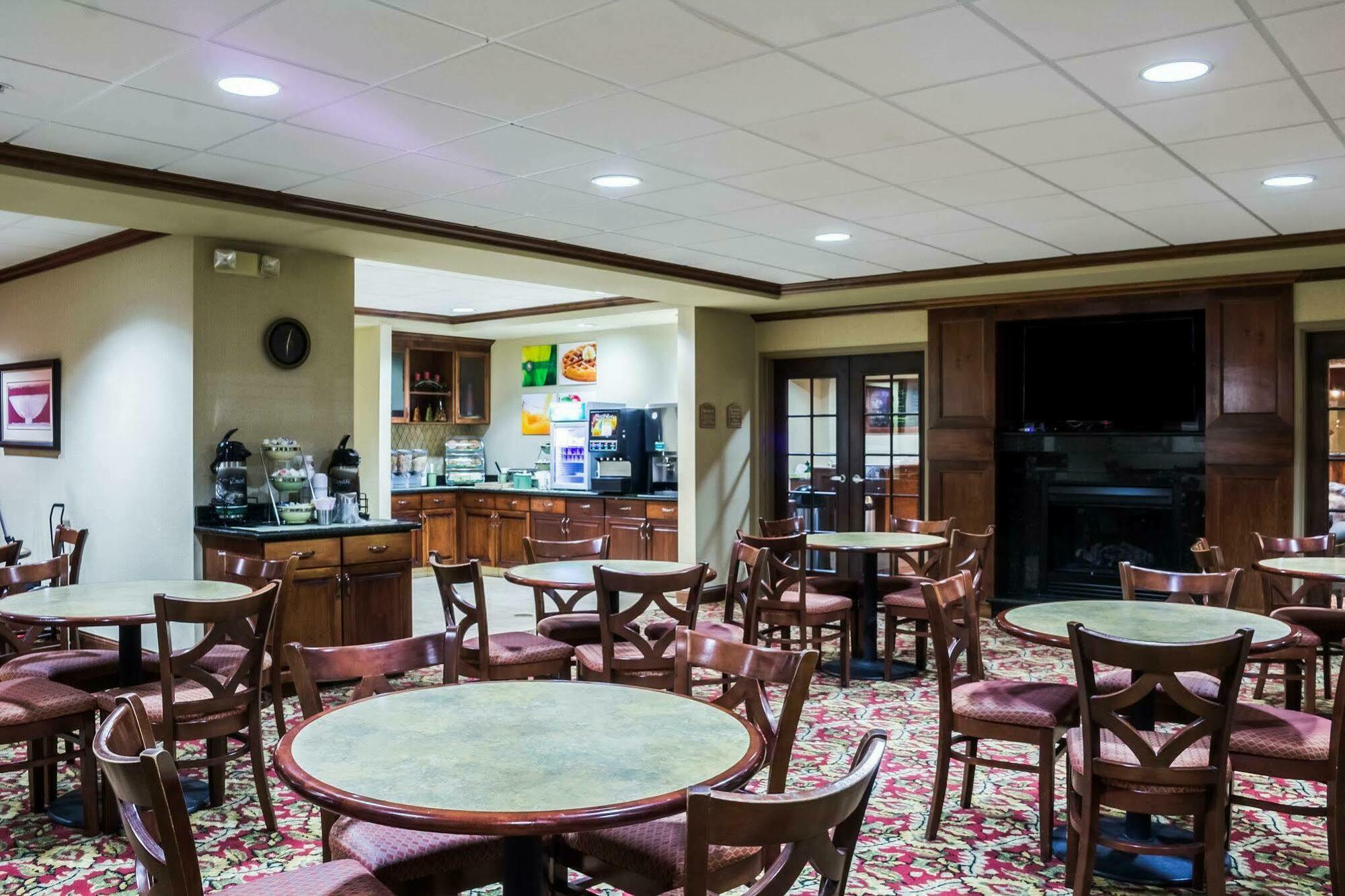Hotel Clarion Pointe Airport Sioux Falls