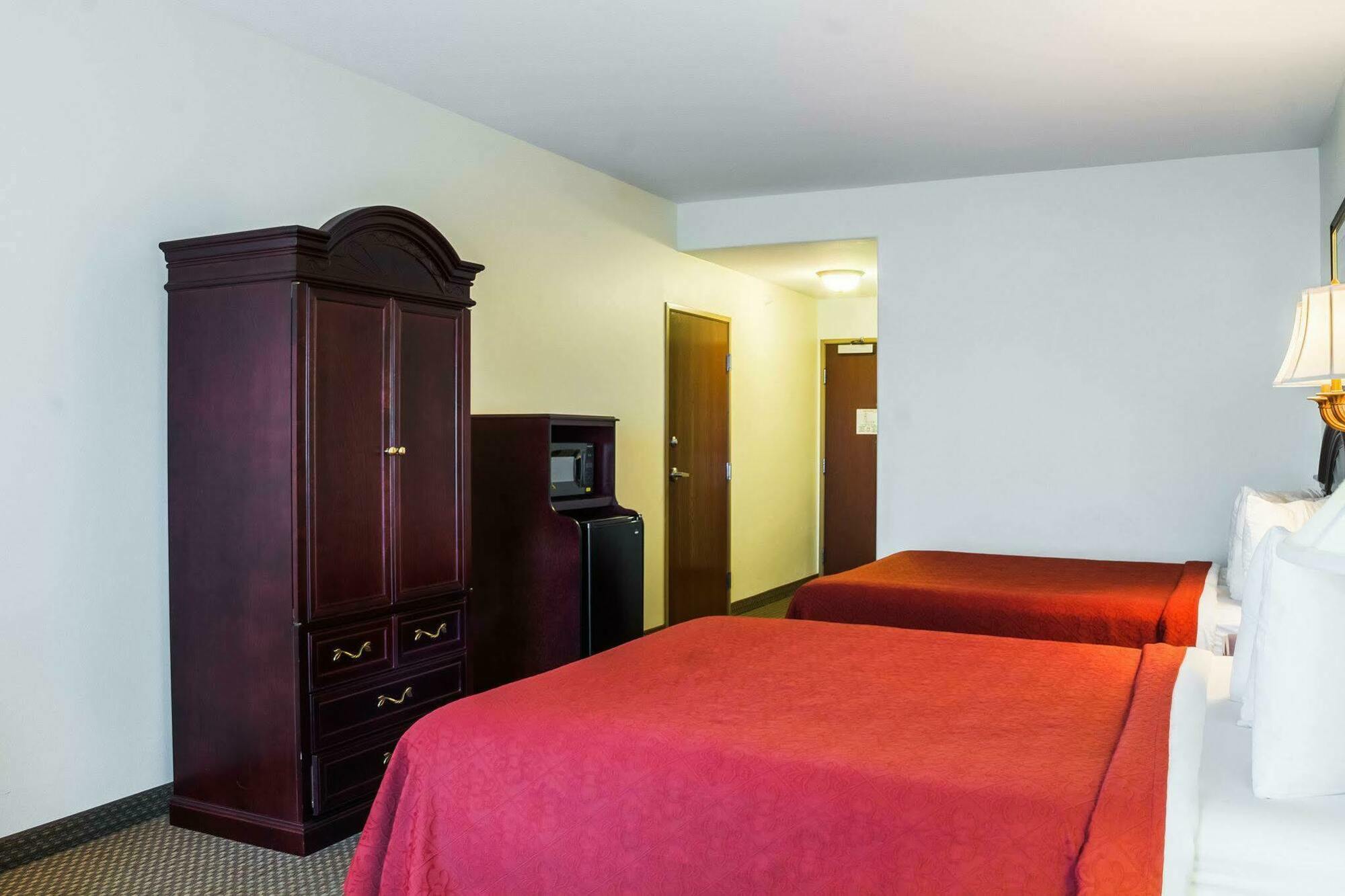 Clarion Pointe Airport Hotel Sioux Falls