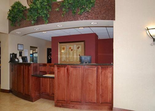 Clarion Pointe Airport